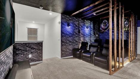 Experience Orlando in a high-end home.