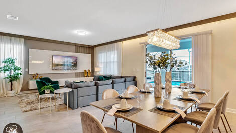 Casa alto padrão com 8 quartos próximo à Disney