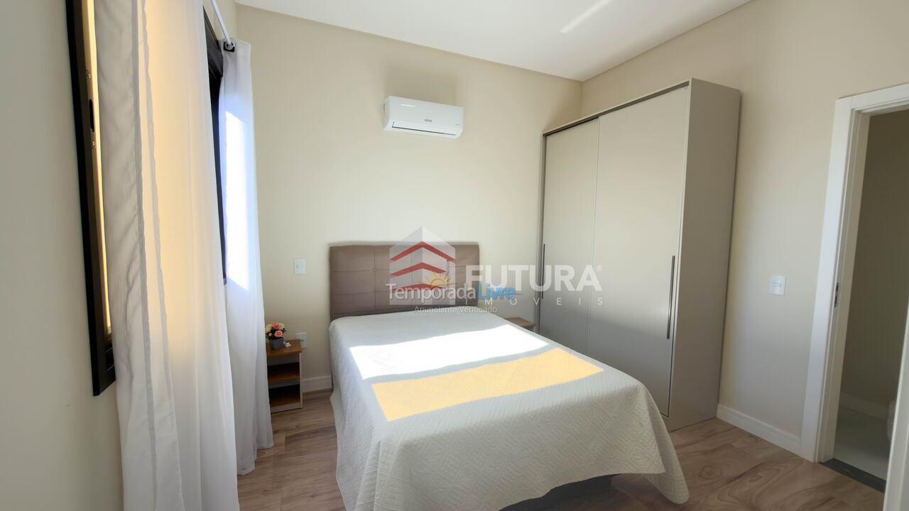 Apartment for vacation rental in Bombinhas (Praia de Bombas)
