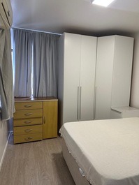 2-bedroom apartment with sports court and swimming pool located 30m from the sea.