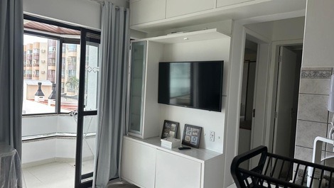 2-bedroom apartment with sports court and swimming pool located 30m from the sea.