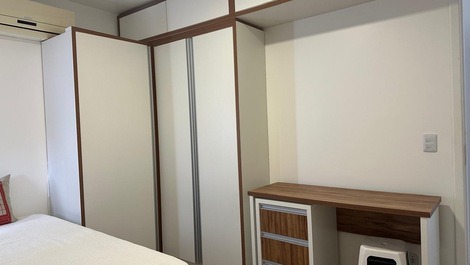 2-bedroom apartment with sports court and swimming pool located 30m from the sea.