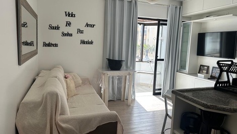 2-bedroom apartment with sports court and swimming pool located 30m from the sea.