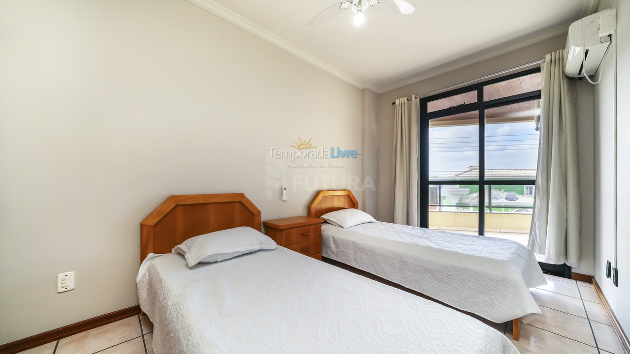 Apartment for vacation rental in Bombinhas (Praia de Bombinhas)