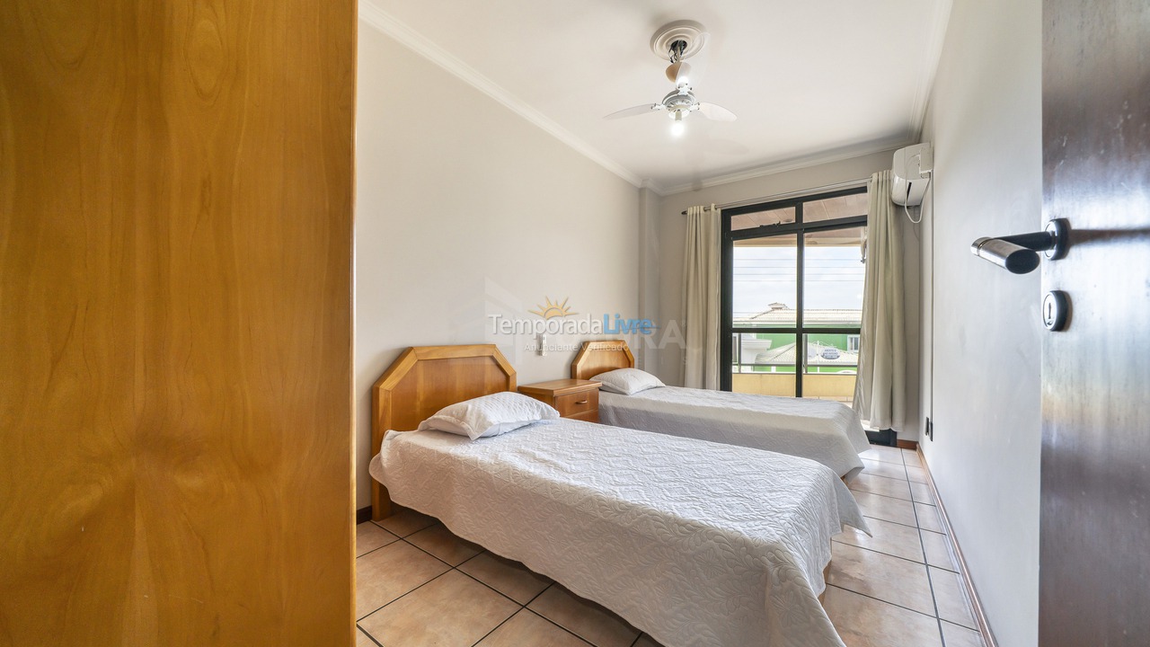 Apartment for vacation rental in Bombinhas (Praia de Bombinhas)