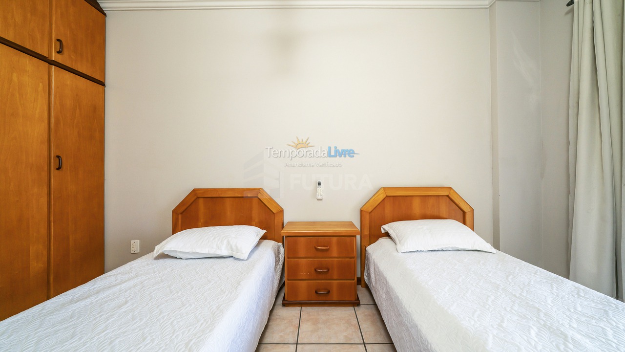 Apartment for vacation rental in Bombinhas (Praia de Bombinhas)