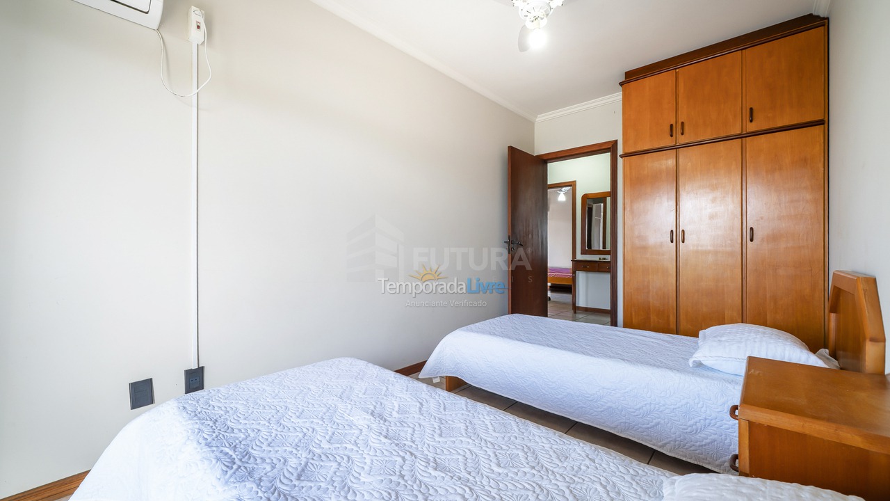 Apartment for vacation rental in Bombinhas (Praia de Bombinhas)