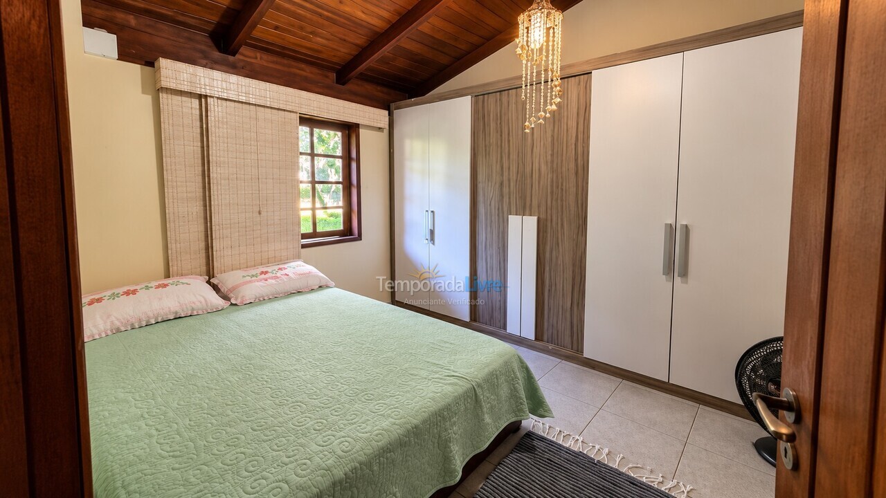 Casa para aluguel de temporada em Bombinhas (Canto Grande)