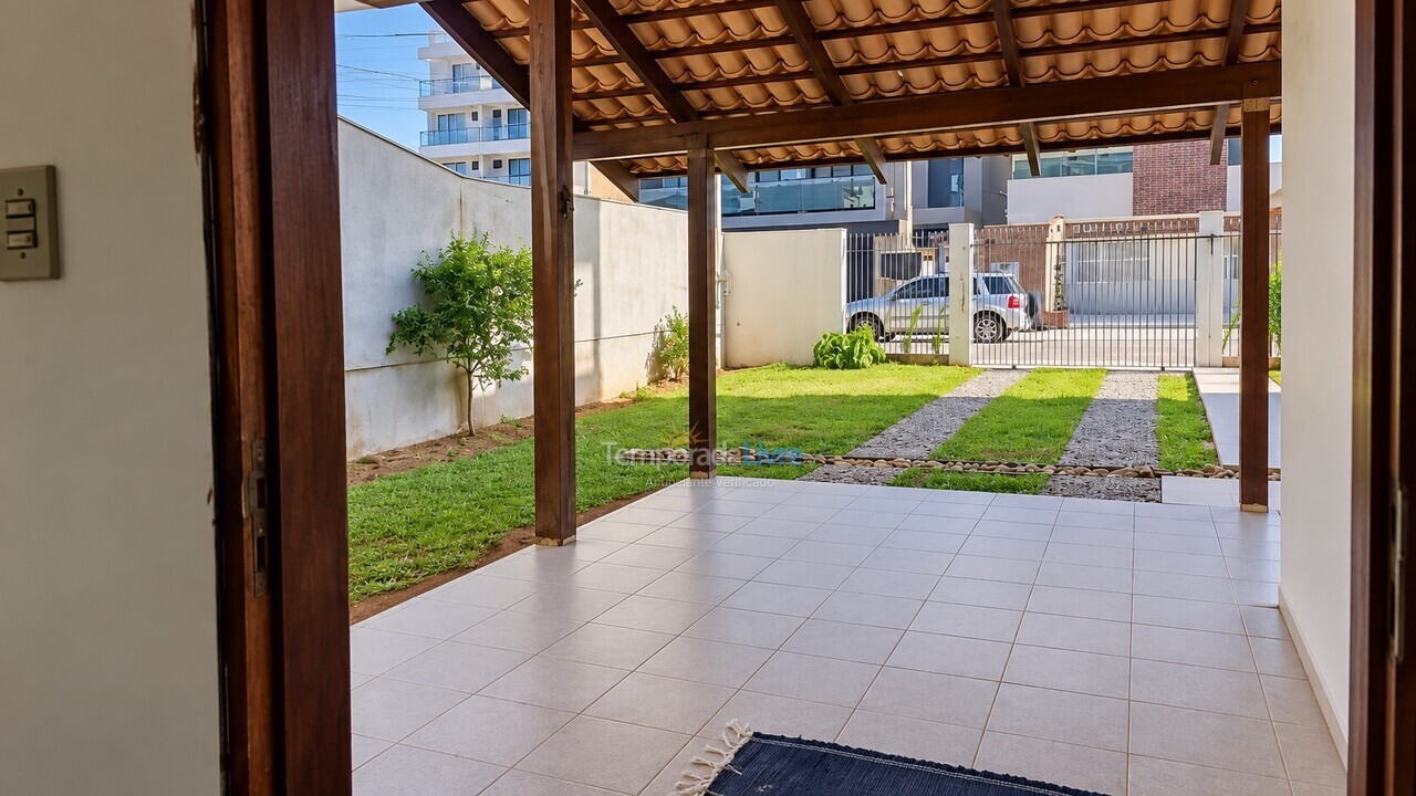 Casa para aluguel de temporada em Bombinhas (Canto Grande)