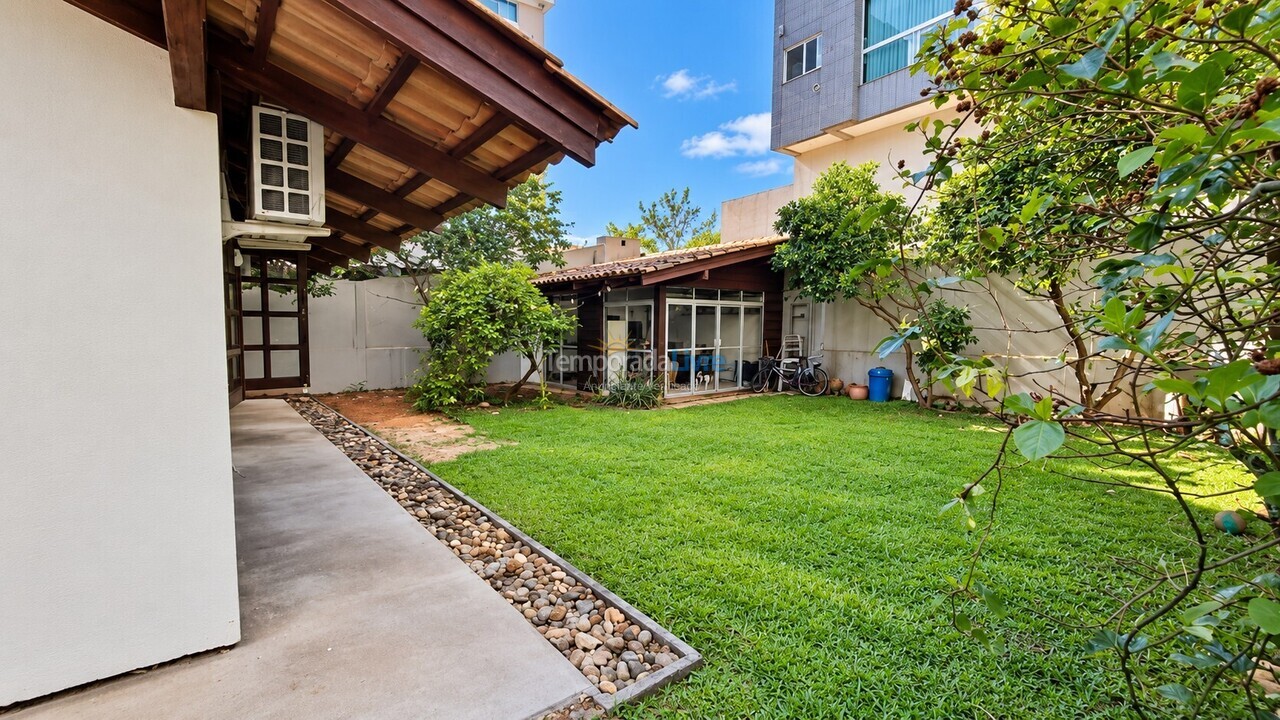 Casa para aluguel de temporada em Bombinhas (Canto Grande)