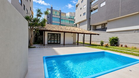 Aluguel Temporada em Bombinhas Casa com Piscina no Canto Grande