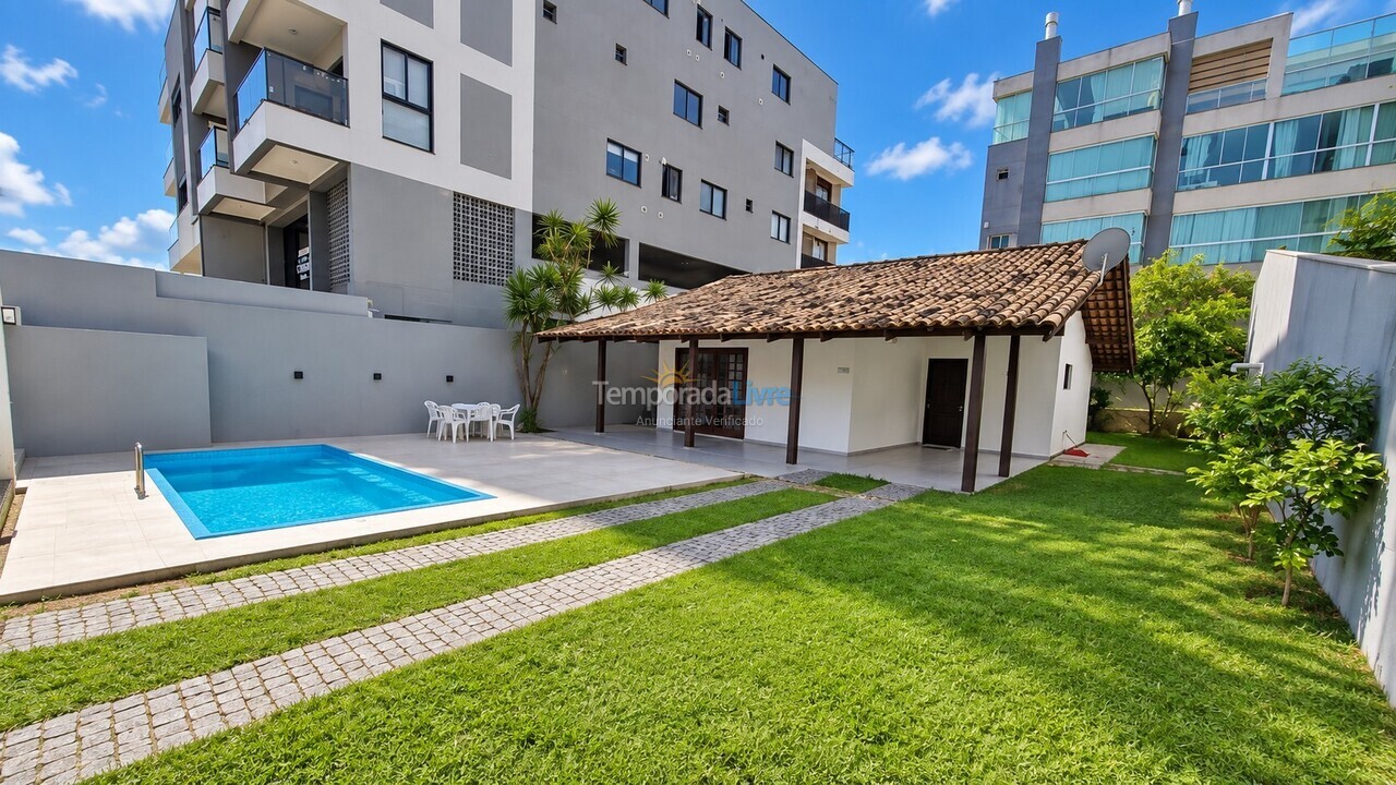 Casa para aluguel de temporada em Bombinhas (Canto Grande)