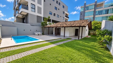Aluguel Temporada em Bombinhas Casa com Piscina no Canto Grande