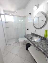 Apartamento a media cuadra del mar.