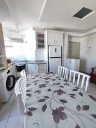 Apartamento a media cuadra del mar.