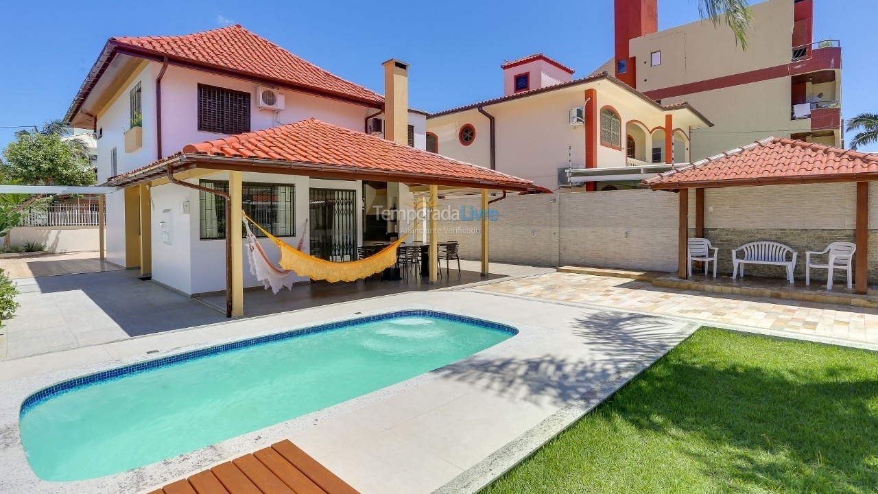 Casa para aluguel de temporada em Florianopolis (Canasvieiras)