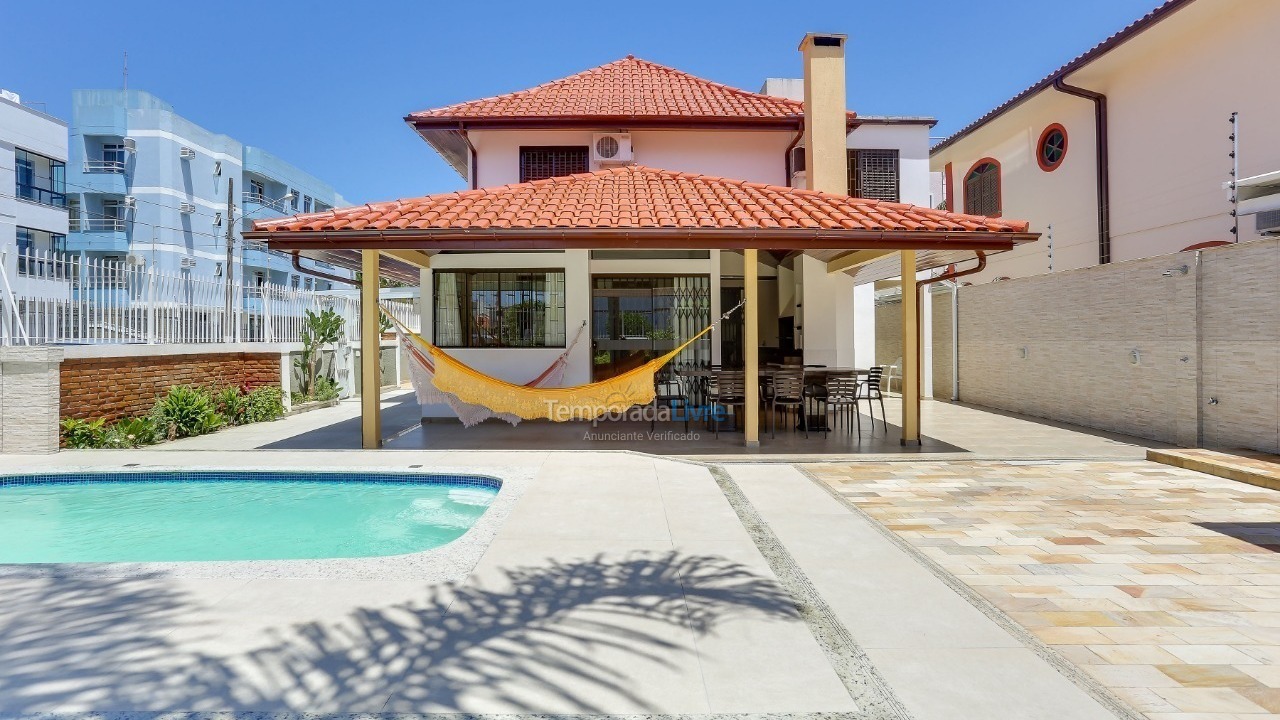 Casa para aluguel de temporada em Florianopolis (Canasvieiras)