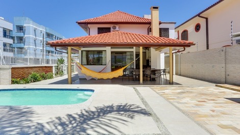 Espetacular casa com piscina em Canasvieiras