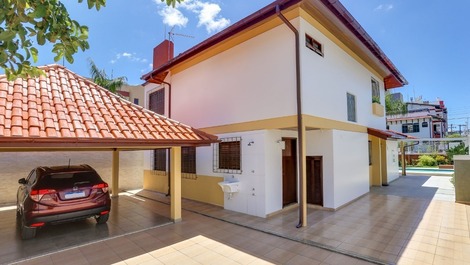 Espetacular casa com piscina em Canasvieiras