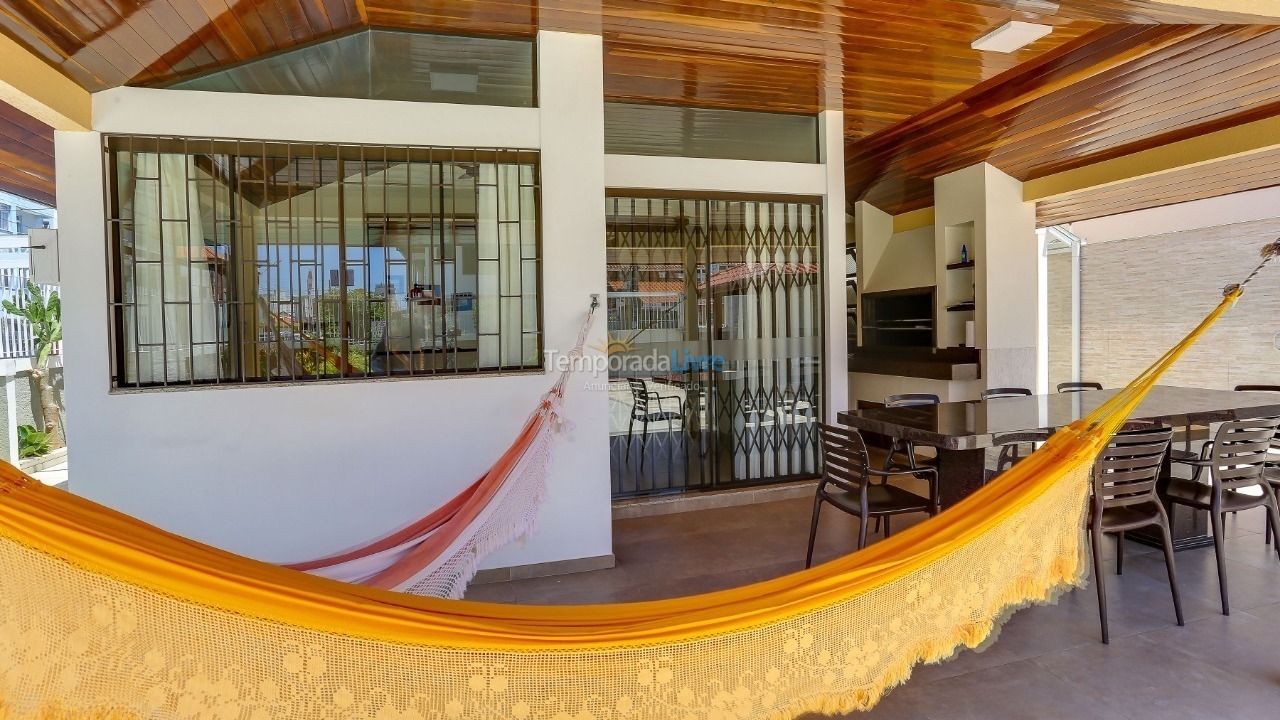 Casa para aluguel de temporada em Florianopolis (Canasvieiras)