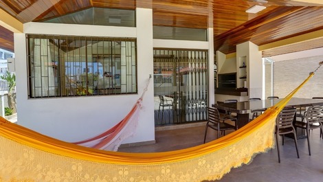 Espetacular casa com piscina em Canasvieiras