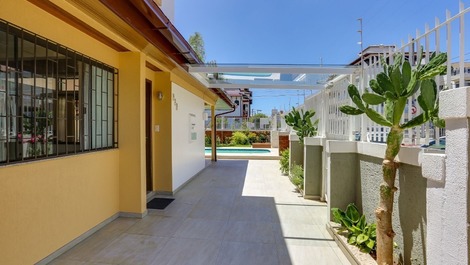 Espetacular casa com piscina em Canasvieiras