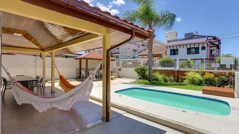 Espetacular casa com piscina em Canasvieiras