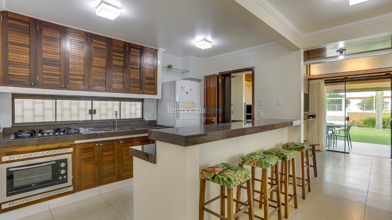 Casa para aluguel de temporada em Florianopolis (Canasvieiras)