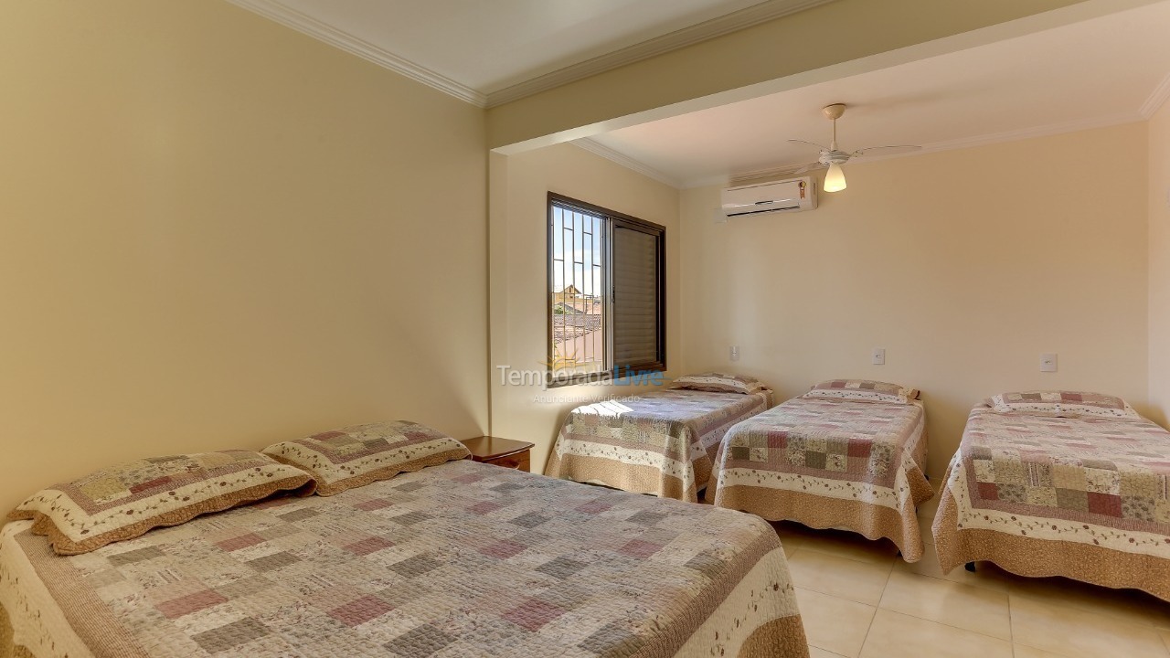 Casa para aluguel de temporada em Florianopolis (Canasvieiras)