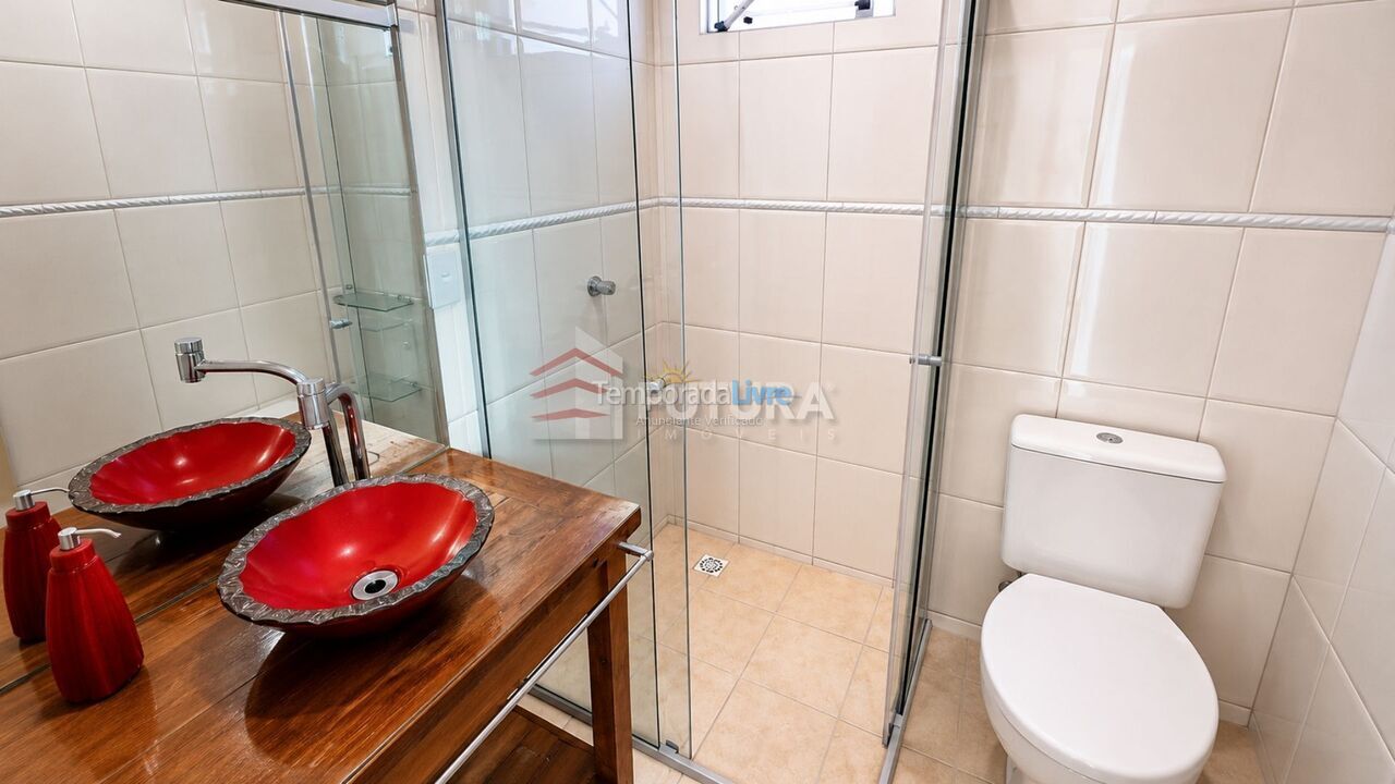 Apartamento para aluguel de temporada em Bombinhas (Praia de Bombas)