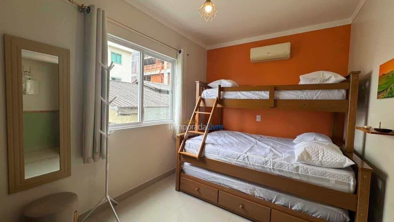 Apartment for vacation rental in Bombinhas (Praia de Bombas)