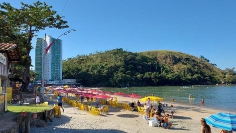 Apartamento en Martim de Sá, 3 habitaciones, en la playa, 54c