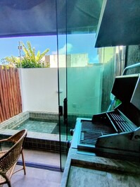 Apartamento con piscina privada y barbacoa, a 70 metros del mar.