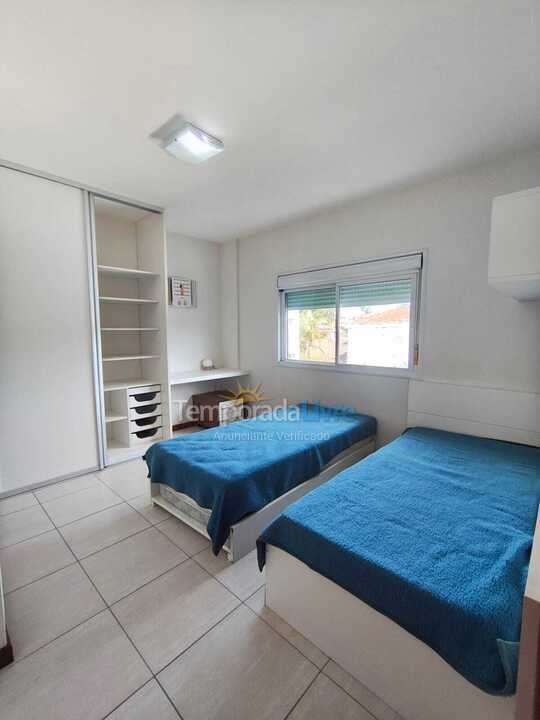 Casa para aluguel de temporada em Florianopolis (Canasvieiras)