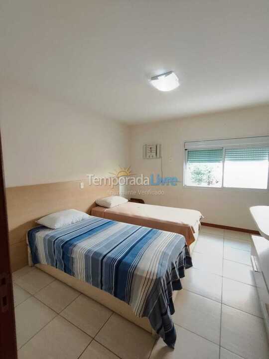 Casa para aluguel de temporada em Florianopolis (Canasvieiras)