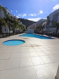 Apartamento en un condominio con excelente infraestructura.