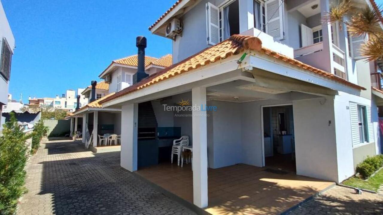 Casa para aluguel de temporada em Florianopolis (Canasvieiras)