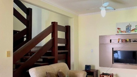 Casa uma quadra do mar