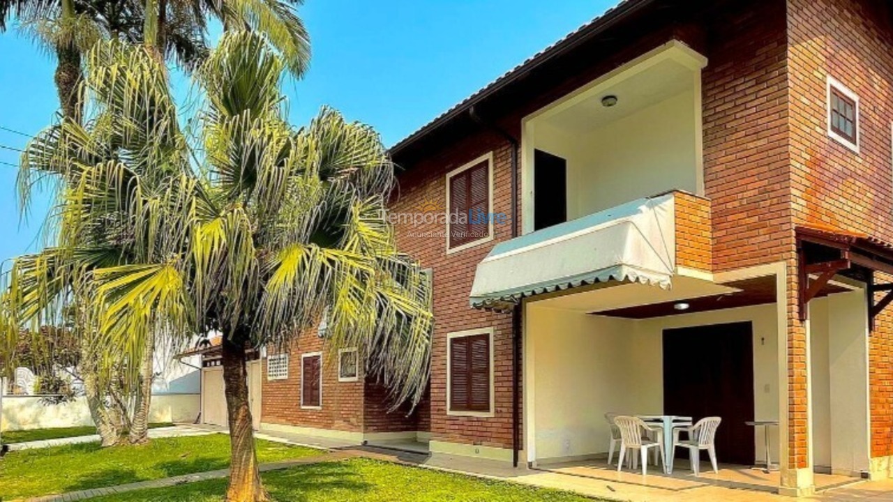 Casa para aluguel de temporada em Florianopolis (Canasvieiras)