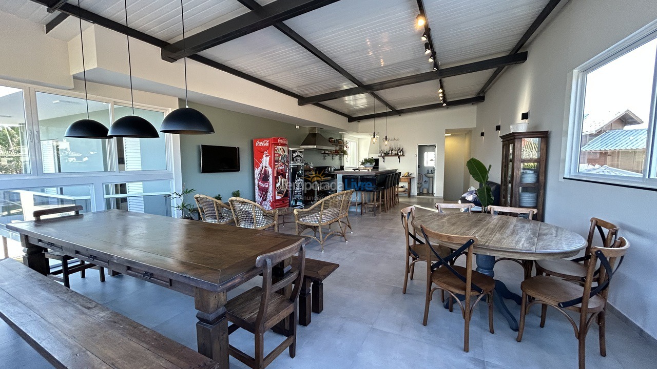 Casa para alquiler de vacaciones em Bombinhas (Praia de Zimbros)