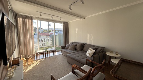 CASA A 20 METROS DEL MAR CON 5 HABITACIONES