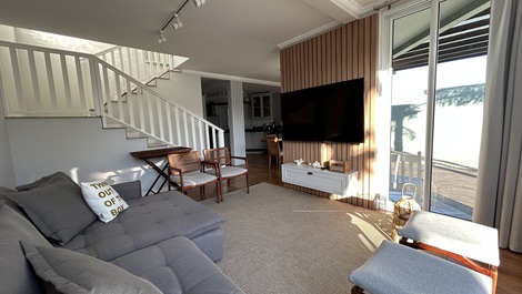CASA A 20 METROS DEL MAR CON 5 HABITACIONES