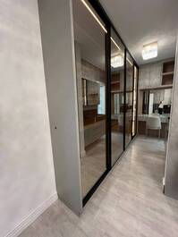 LINDO APARTAMENTO DISPONÍVEL PARA A TEMPORADA EM ITAPEMA/SC
