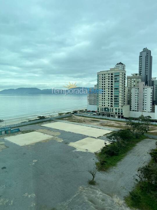 Apartamento para aluguel de temporada em Itapema (Meia Praia)