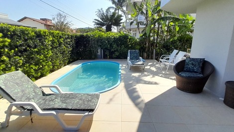 Casa 3 Suítes em Jurerê Internacional