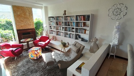 Casa 3 Suítes em Jurerê Internacional