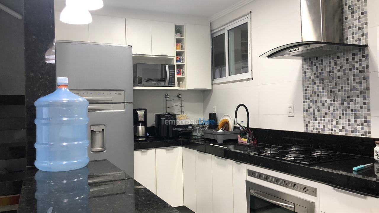 Apartamento para aluguel de temporada em Arraial do Cabo (Praia Grande)