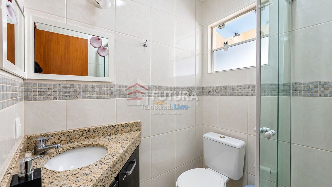 Apartamento para aluguel de temporada em Bombinhas (Praia de Bombas)