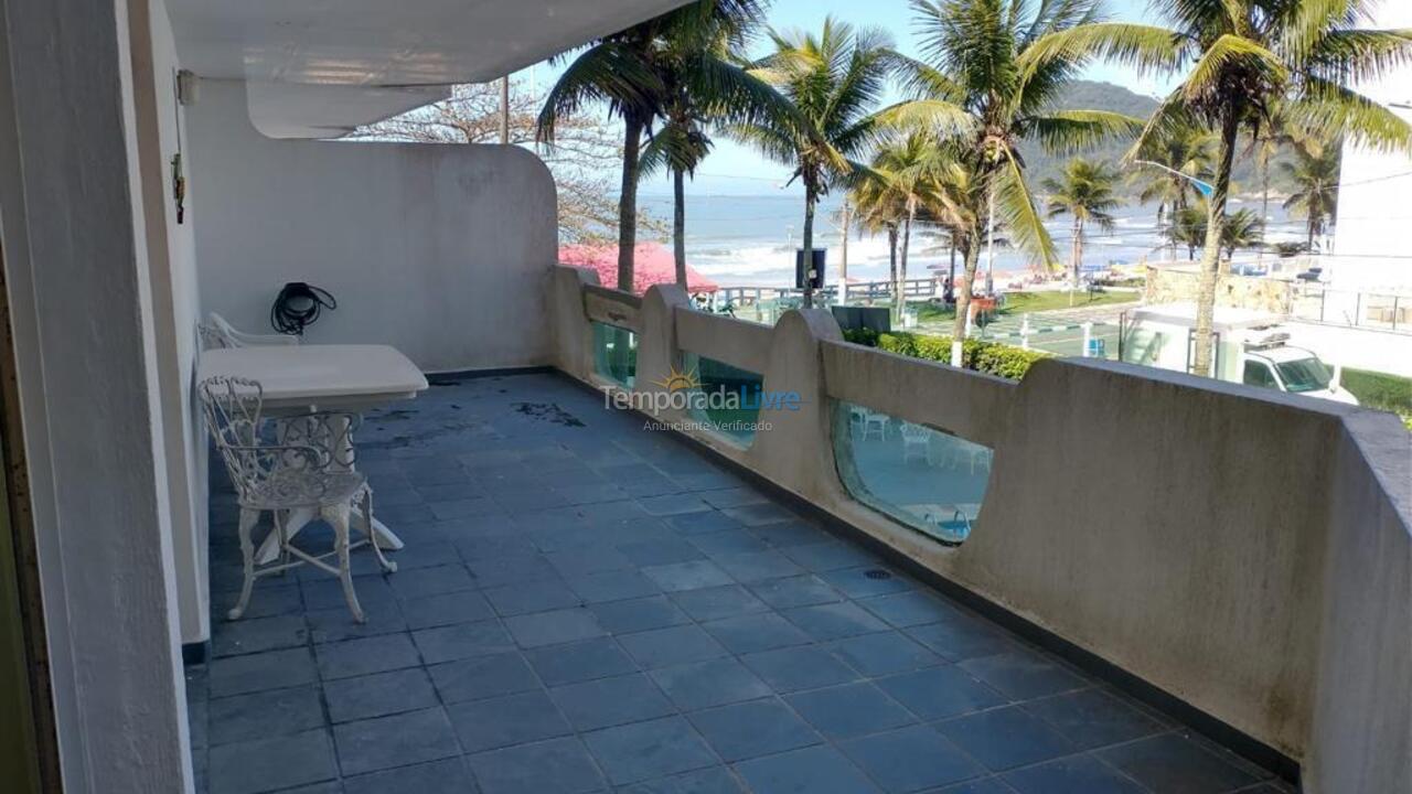 Apartamento para aluguel de temporada em Guarujá (Praia do Tombo)