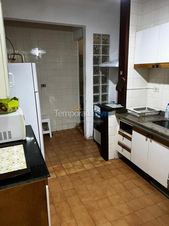 Apartamento para aluguel de temporada em Guarujá (Praia do Tombo)